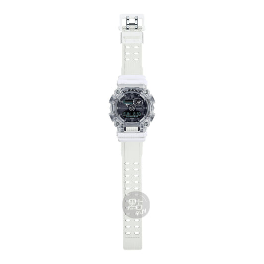 CASIO GA-900SKL-7AER G-Shock 200M 防水 防震 - 全身圖,展示半透明錶帶