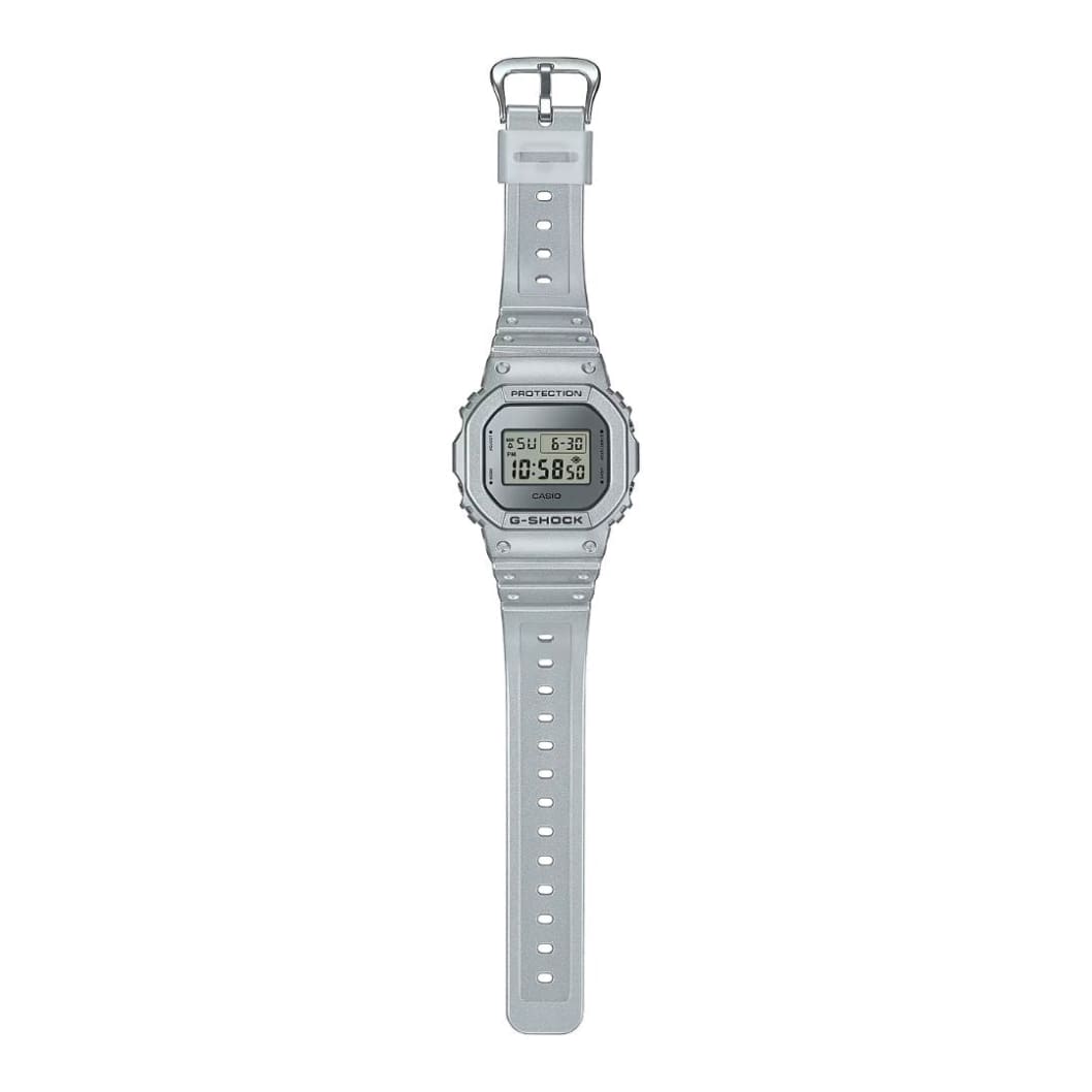 卡西歐 DW-5600FF-8ER - 錶帶特寫