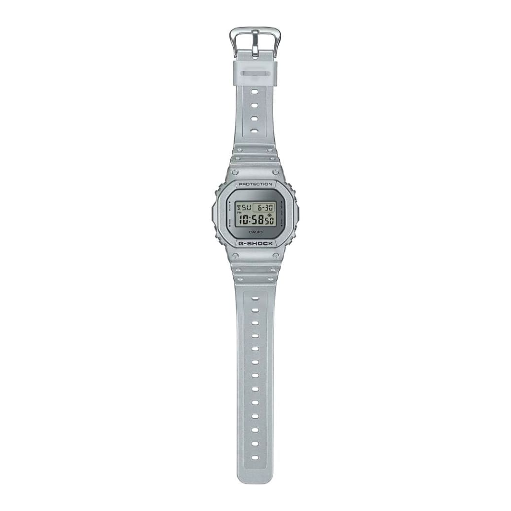 卡西歐 DW-5600FF-8ER - 錶帶特寫