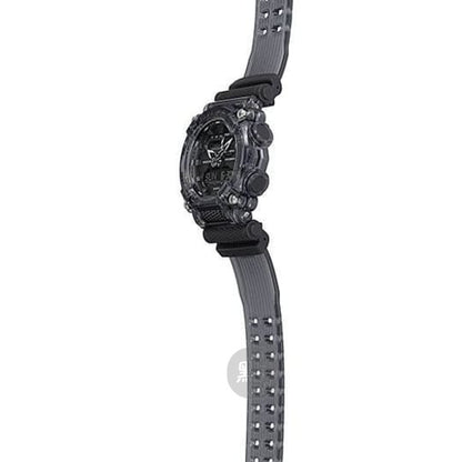 CASIO GA-900SKE-8AJR G-Shock 200M 防水 防震 - 側面圖，白色背景
