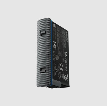 insta360-x5-battery-45-angle