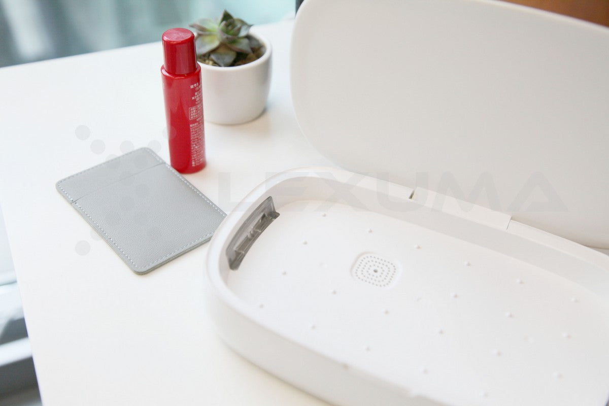 Dimbuyshop Lexuma XGerm mobile phone UV Sanitizer disinfectant phonesoap accessories 多功能手機紫外線消毒器 紫外線消毒 消毒產品 殺滅細菌 手機清潔 clean your phone white in color 簡潔設計